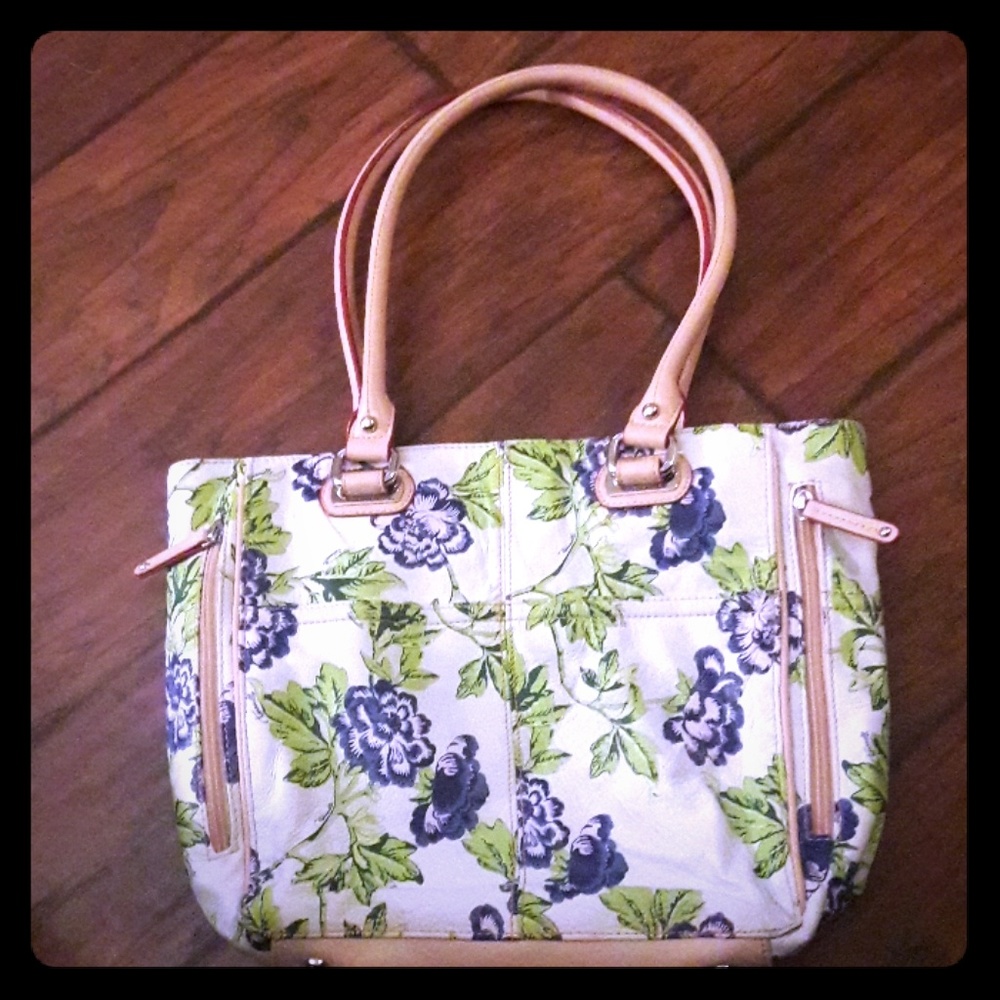 Beautiful Tignanello purse.